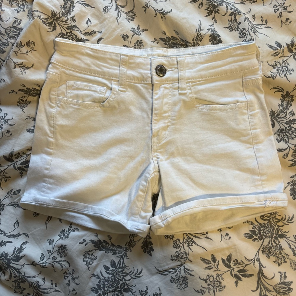 American Eagle White Midi Super Stretch Shorts